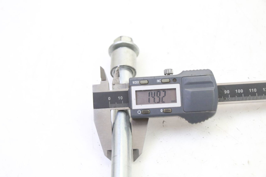 photo de OŚKA KOŁA PRZEDNIEGO APOLLO RFZ 125 - Zbliżenie techniczne