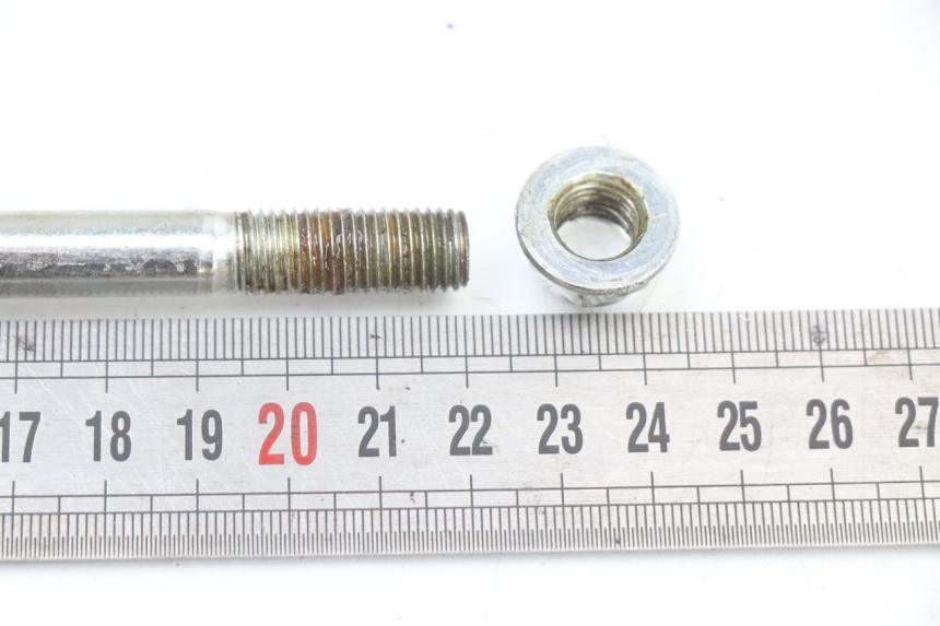 photo de OŚ KOŁA PRZEDNIEGO TNT MOTOR ROMA 10' 4T 50 (2019 - 2022) - Inny kąt widzenia