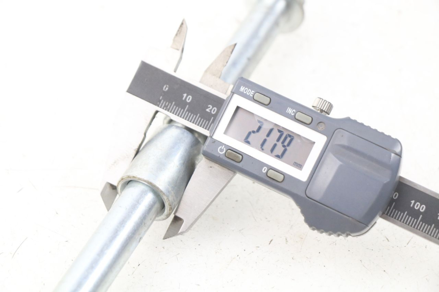 photo de OŚ KOŁA PRZEDNIEGO MINI MX ROOKIE 125 - Szczegół części