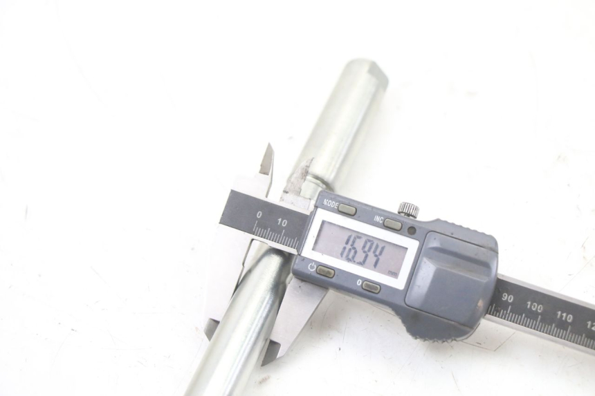 photo de OŚ PRZEDNIEGO KOŁA ROYAL ENFIELD HYMALAYAN 410 (2016 - 2023) - Widok ogólny