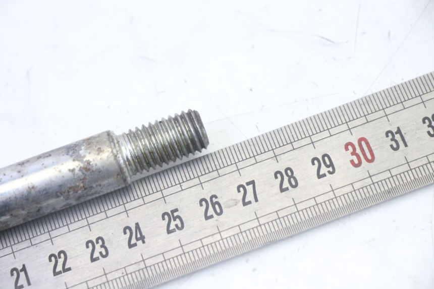 photo de OŚKA KOŁA PRZEDNIEGO GILERA RUNNER SP 50 (2009 - 2017) - Inny kąt widzenia