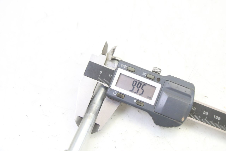 photo de OŚKA KOŁA PRZEDNIEGO HERO S10 1 - Szczegół części