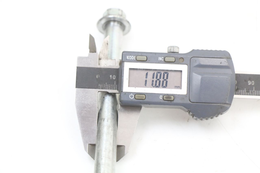 photo de OŚ KOŁA PRZEDNIEGO JM MOTORS SANTANA 50 (2014 - 2023) - Inny kąt widzenia