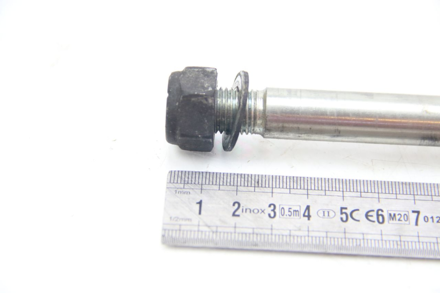 photo de OŚ KOŁA PRZEDNIEGO PEUGEOT SATELIS 125 (2006 - 2009) - Inny kąt widzenia