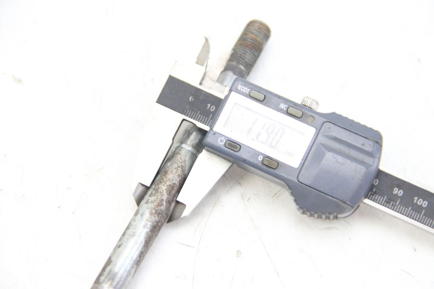 photo de OŚ KOŁA PRZEDNIEGO APRILIA SCARABEO 4T 50 (2009 - 2017) - Zoom stanu zużycia