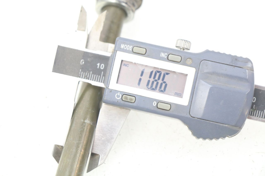 photo de OŚKA KOŁA PRZEDNIEGO KYMCO SENTO 50 (2008 - 2013) - Inny kąt widzenia