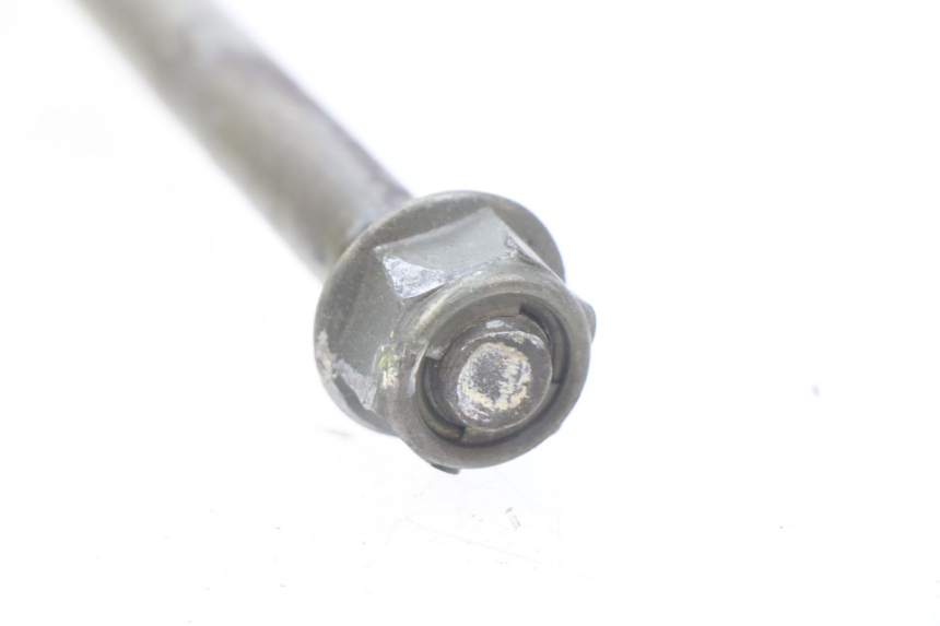 photo de OŚKA KOŁA PRZEDNIEGO KYMCO SENTO 50 (2008 - 2013) - Zbliżenie techniczne