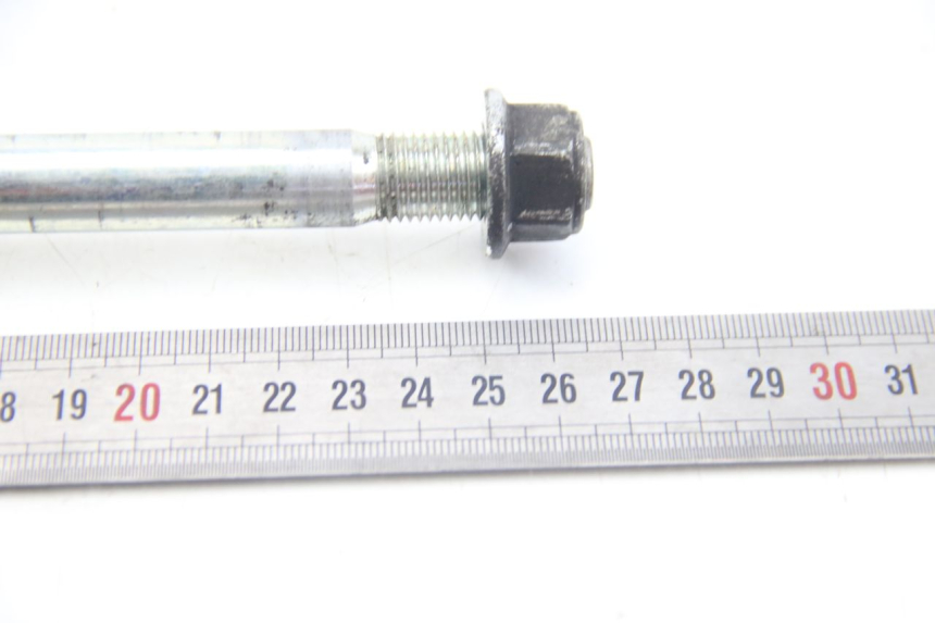 photo de OŚ KOŁA PRZEDNIEGO SUZUKI SIXTEEN 125 (2008 - 2010) - Punkty mocowania