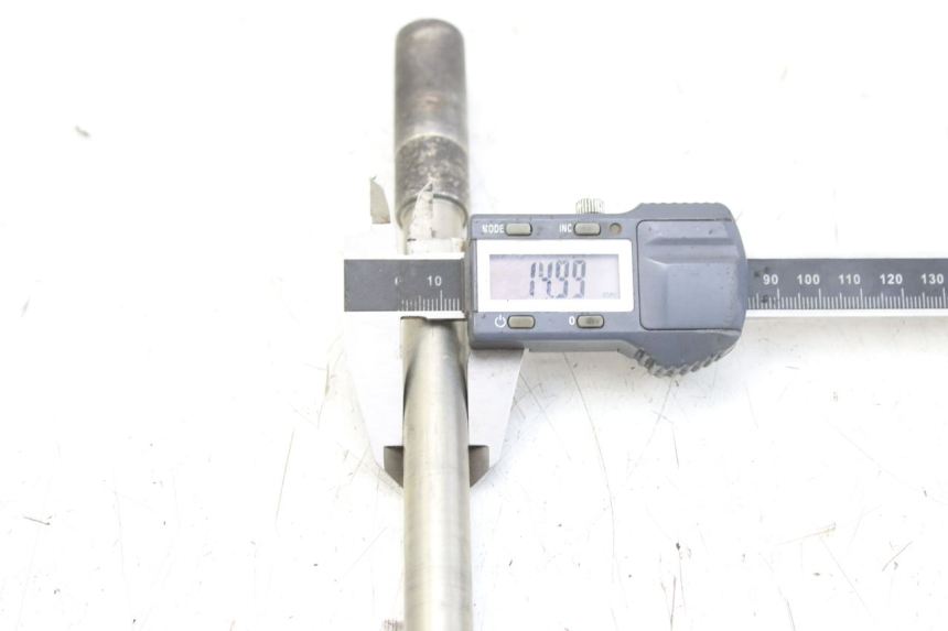 photo de OŚ KOŁA PRZEDNIEGO MBK SKYCRUISER 125 (2010 - 2013) - Szczegół części