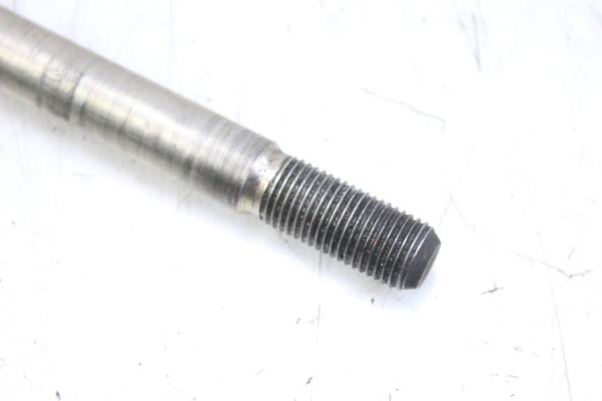 photo de OŚ KOŁA PRZEDNIEGO MBK SKYCRUISER 125 (2010 - 2013) - Inny kąt widzenia