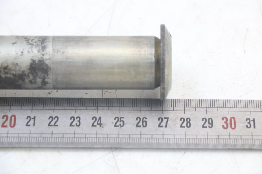 photo de OŚ KOŁA PRZEDNIEGO TRIUMPH SPEED TRIPLE T301 900 (1994 - 1996) - Zoom stanu zużycia