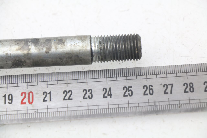 photo de OŚKA KOŁA PRZEDNIEGO PEUGEOT SPEEDFIGHT 3 AIR 50 (2009 - 2015) - Zoom stanu zużycia