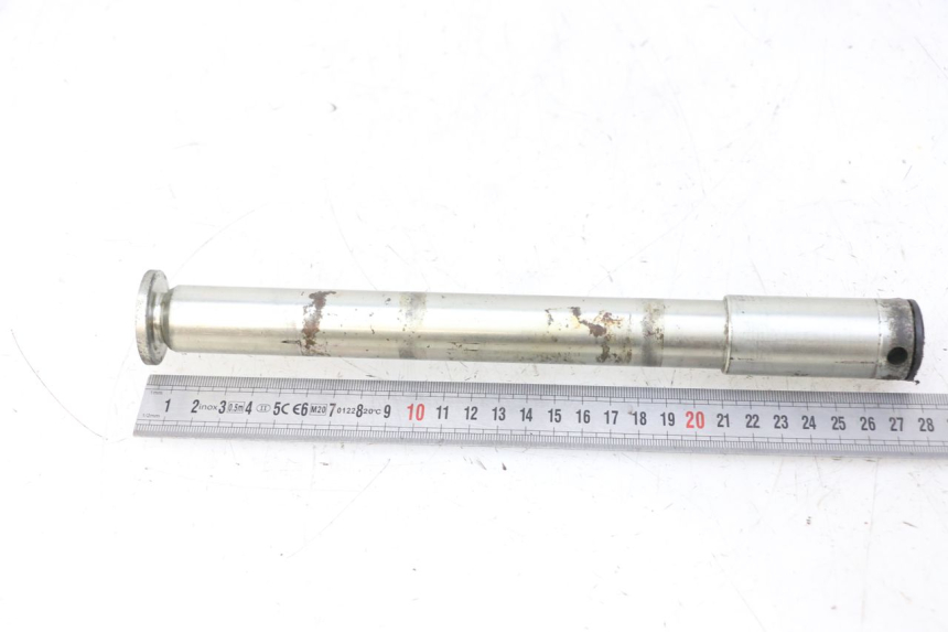 photo de OŚ KOŁA PRZEDNIEGO TRIUMPH SPRINT 900 (1995 - 1998) - Zoom stanu zużycia