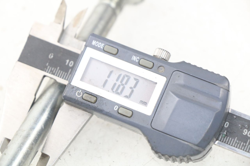 photo de OŚ KOŁA PRZEDNIEGO FYM STRADA 50 (2007 - 2014) - Inny kąt widzenia