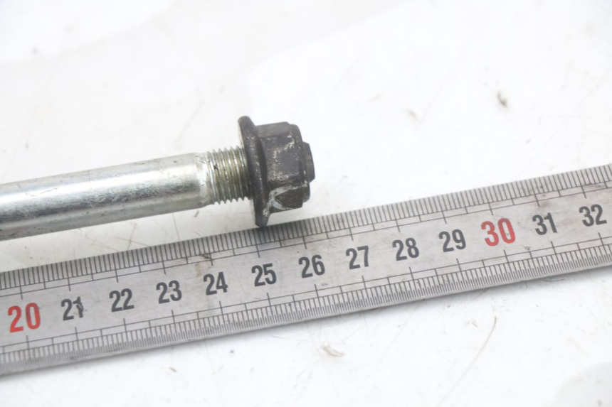 photo de OŚKA KOŁA PRZEDNIEGO SUZUKI BURGMAN 125 (2018 - 2021) - Inny kąt widzenia