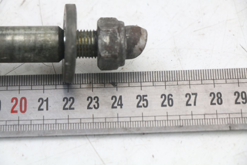 photo de OŚ KOŁA PRZEDNIEGO SUZUKI GS F 500 (2004 - 2007) - Zoom stanu zużycia