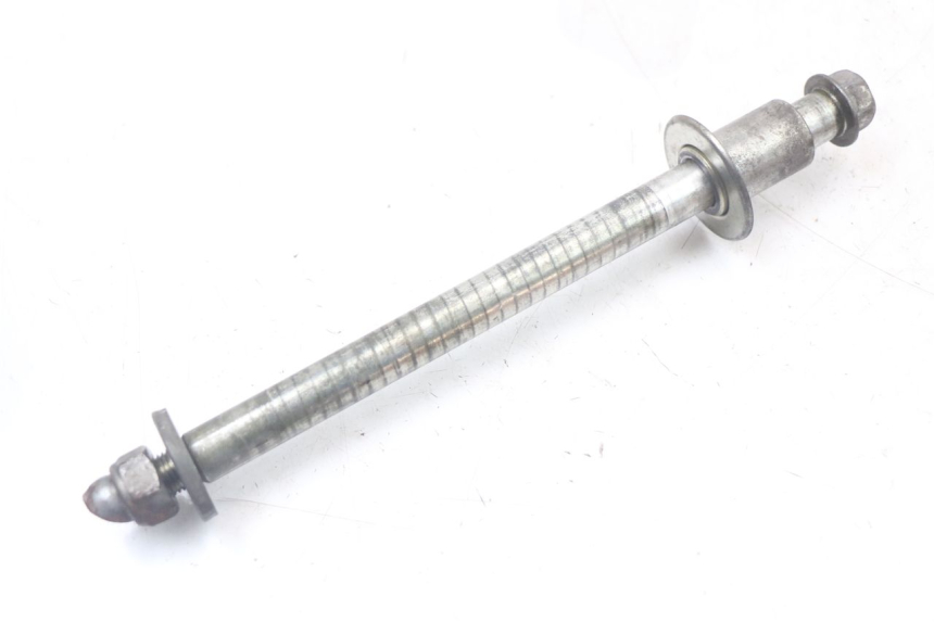 photo de OŚ KOŁA PRZEDNIEGO SUZUKI GS F 500 (2004 - 2007) - Inny kąt widzenia