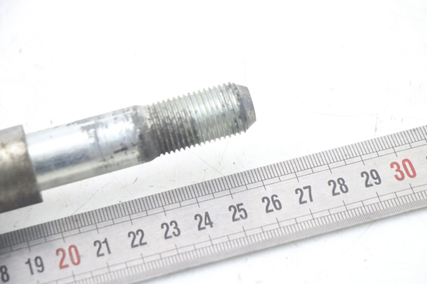 photo de OŚ KOŁA PRZEDNIEGO SUZUKI GSF S BANDIT 600 (2000 - 2004) - Zoom stanu zużycia