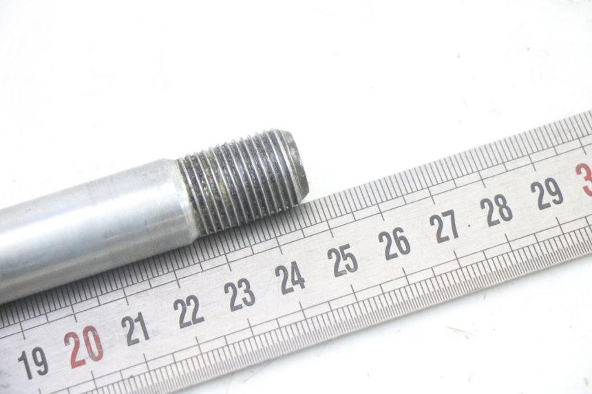 photo de OŚ KOŁA PRZEDNIEGO SUZUKI SV S 650 (2003 - 2009) - Inny kąt widzenia