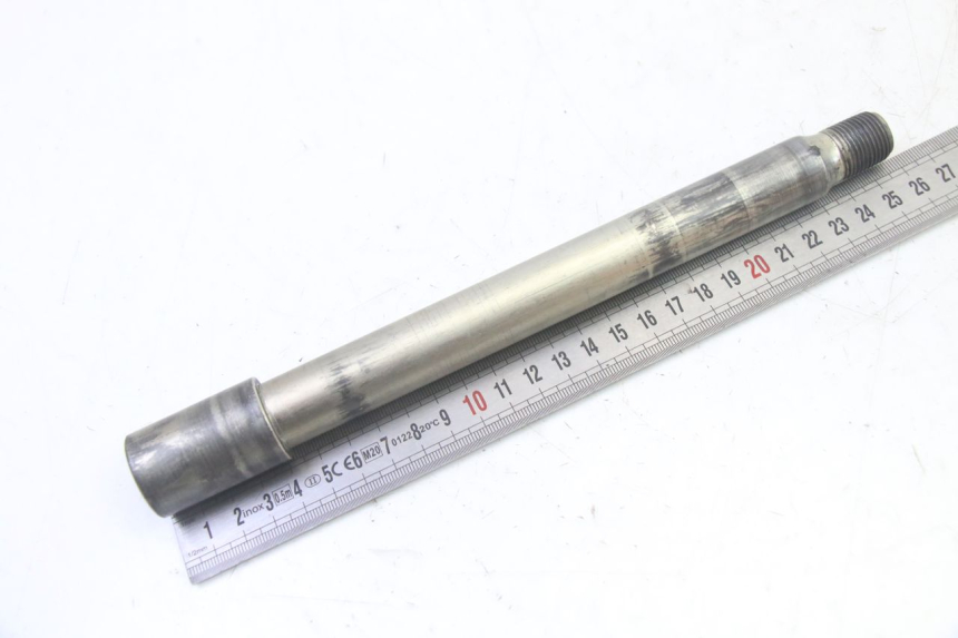 photo de OŚKA KOŁA PRZEDNIEGO YAMAHA TDM ABS 900 (2002 - 2014) - Zoom stanu zużycia