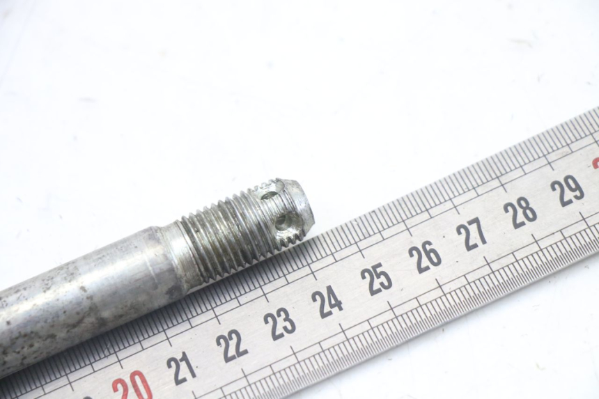 photo de OŚ KOŁA PRZEDNIEGO YAMAHA TDR DELTABOX 125 (1997 - 2003) - Inny kąt widzenia