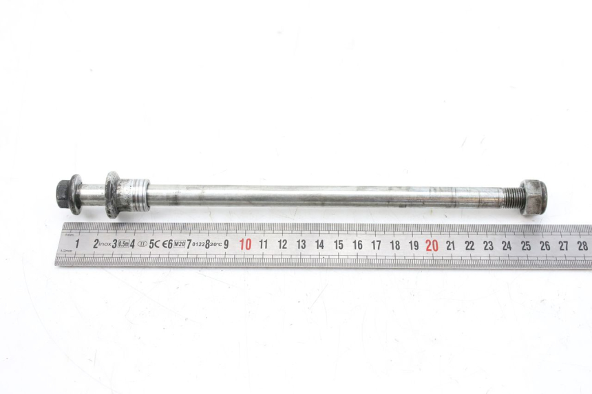 photo de OŚ KOŁA PRZEDNIEGO SUZUKI UH BURGMAN 125 (2002 - 2006) - Inny kąt widzenia