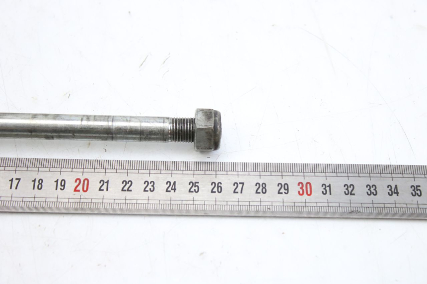 photo de OŚ KOŁA PRZEDNIEGO SUZUKI UH BURGMAN 125 (2002 - 2006) - Zbliżenie techniczne