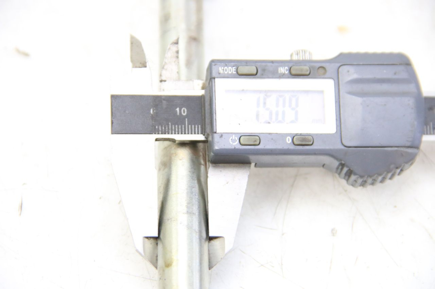 photo de OŚ KOŁA PRZEDNIEGO PEUGEOT VIVACITY NEW 2T 50 (2008 - 2017) - Szczegół części