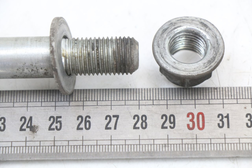 photo de OŚ KOŁA PRZEDNIEGO PEUGEOT VIVACITY NEW 4T 50 (2008 - 2017) - Zoom stanu zużycia