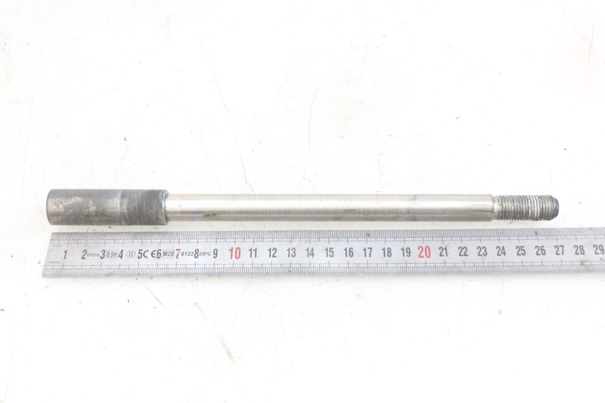 photo de OŚ KOŁA PRZEDNIEGO YAMAHA X-MAX XMAX 125 (2010 - 2013) - Zoom stanu zużycia