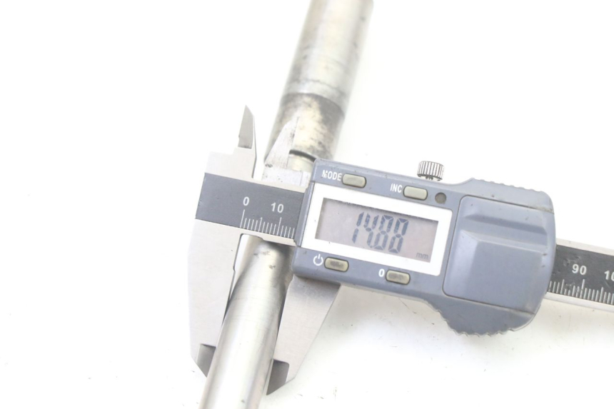 photo de OŚ KOŁA PRZEDNIEGO YAMAHA X-MAX XMAX 125 (2010 - 2013) - Widok ogólny