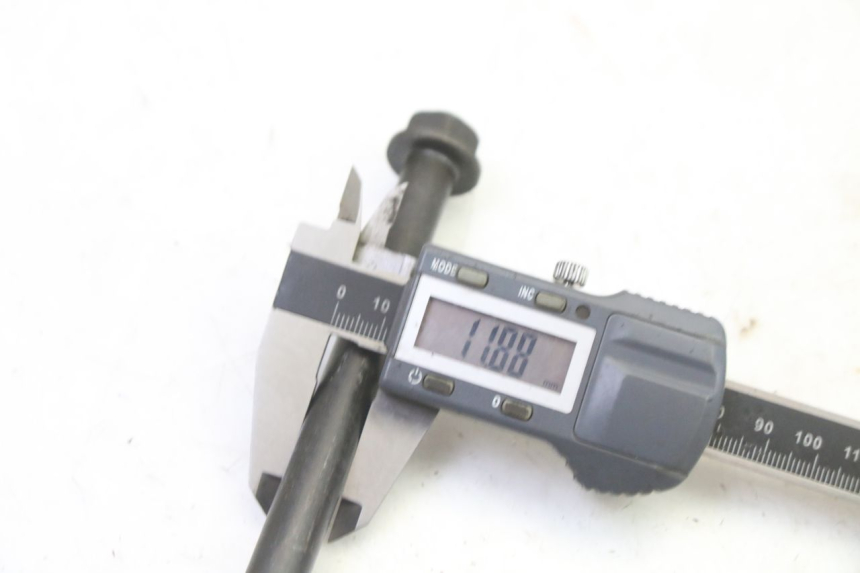 photo de OŚKA KOŁA PRZEDNIEGO HONDA X8R 50 (1998 - 2003) - Zbliżenie techniczne