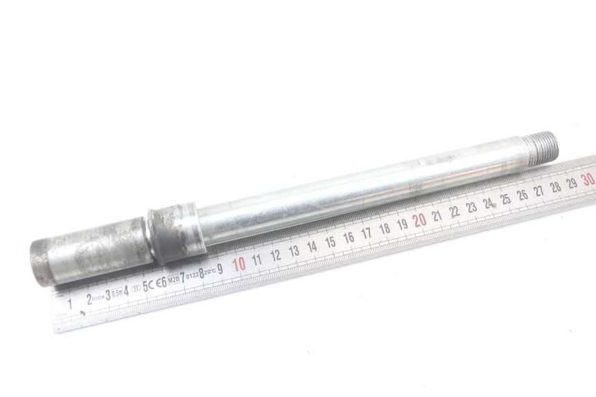 photo de OŚ KOŁA PRZEDNIEGO KYMCO XCITING 250 (2006 - 2009) - Szczegół części