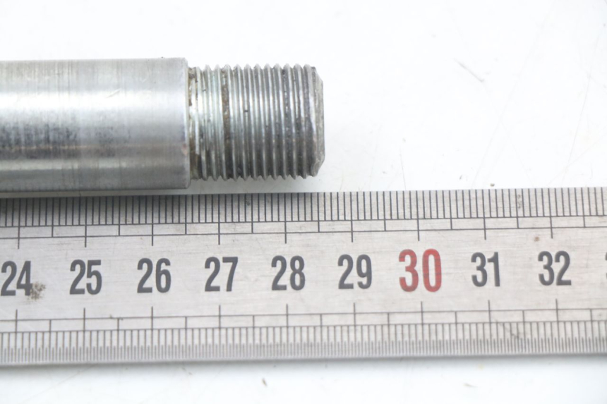 photo de OŚ KOŁA PRZEDNIEGO KYMCO XCITING 250 (2006 - 2009) - Inny kąt widzenia