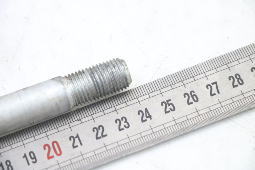 photo de OŚKA KOŁA PRZEDNIEGO HONDA XLV VARADERO 125 (2000 - 2006) - Inny kąt widzenia