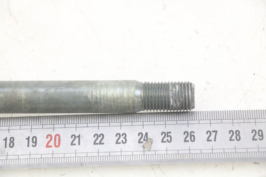 photo de OŚ KOŁA PRZEDNIEGO YAMAHA YP MAJESTY 400 (2004 - 2008) - Inny kąt widzenia