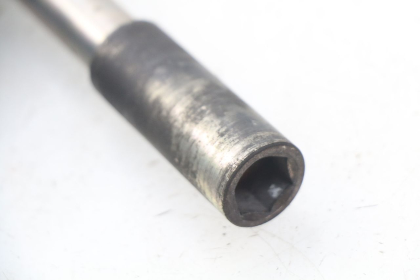 photo de OŚ KOŁA PRZEDNIEGO YAMAHA YP X-MAX XMAX 400 (2014 - 2017) - Widok ogólny