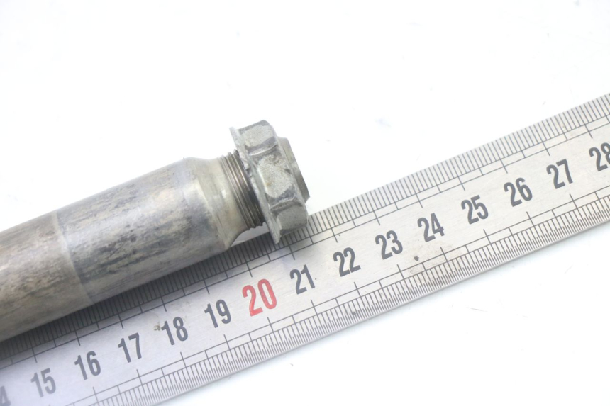 photo de OŚ KOŁA PRZEDNIEGO YAMAHA YZF YZ-F 450 (2014 - 2016) - Inny kąt widzenia