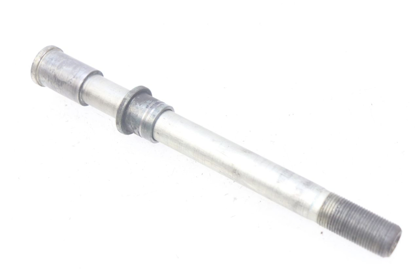 photo de OŚ KOŁA PRZEDNIEGO KAWASAKI Z S 750 (2003 - 2006) - Zbliżenie techniczne