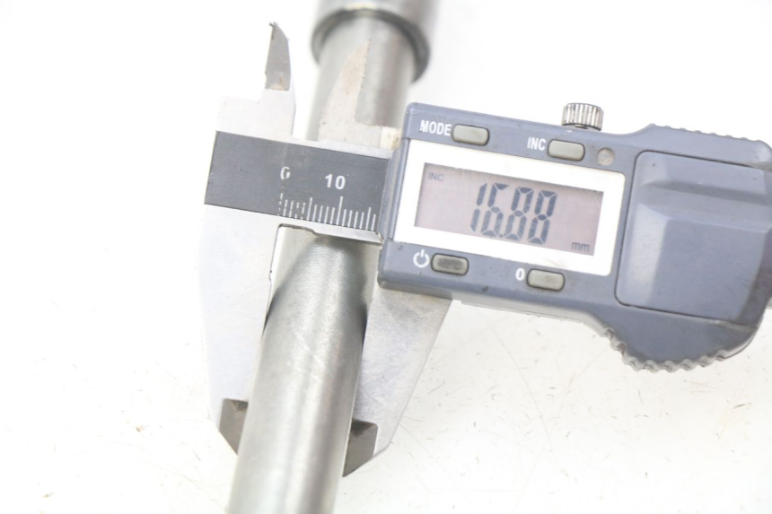 photo de OŚKA KOŁA PRZEDNIEGO KAWASAKI ZR7 ZR-7 S 750 (1999 - 2004) - Szczegół części