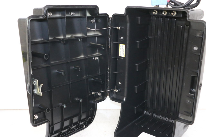 photo de POJEMNIK NA AKUMULATOR E-MAX 80L 1 (2011 - 2014) - Widok główny