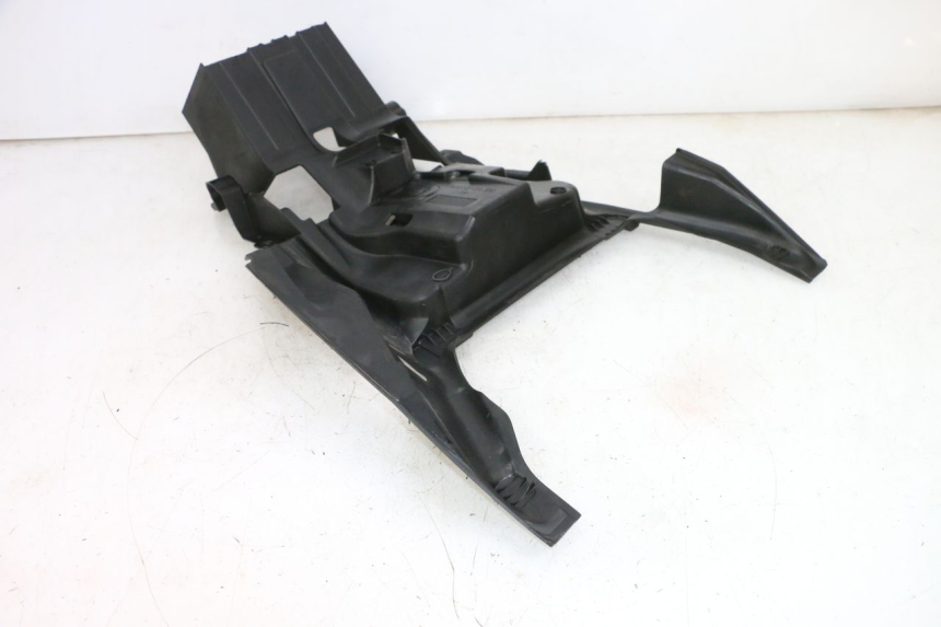 photo de POJEMNIK NA AKUMULATOR SUZUKI BURGMAN 650 (2013 - 2020) - Inny kąt widzenia