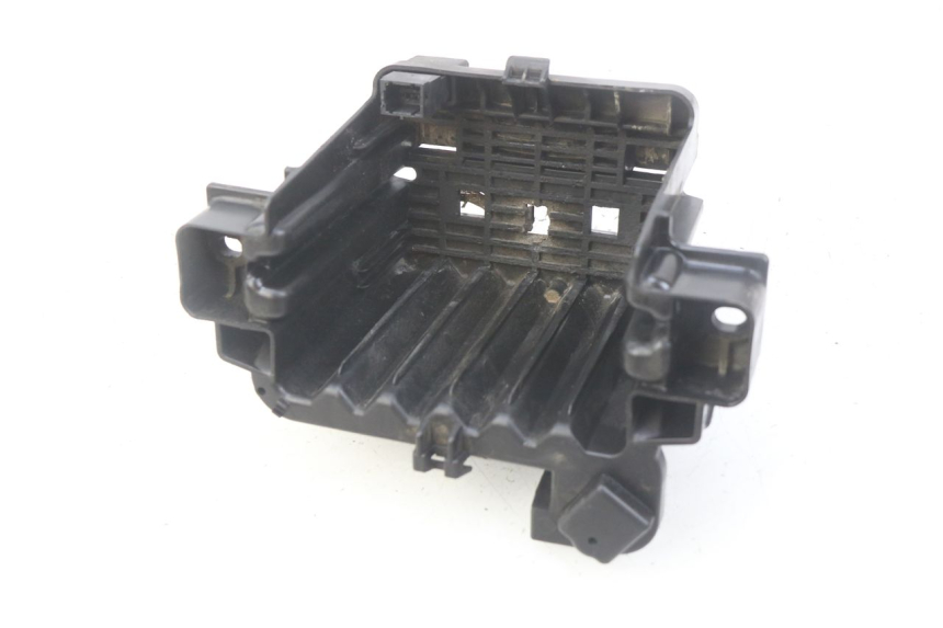 photo de POJEMNIK NA AKUMULATOR PEUGEOT CITYSTAR 125 (2011 - 2017) - Inny kąt widzenia