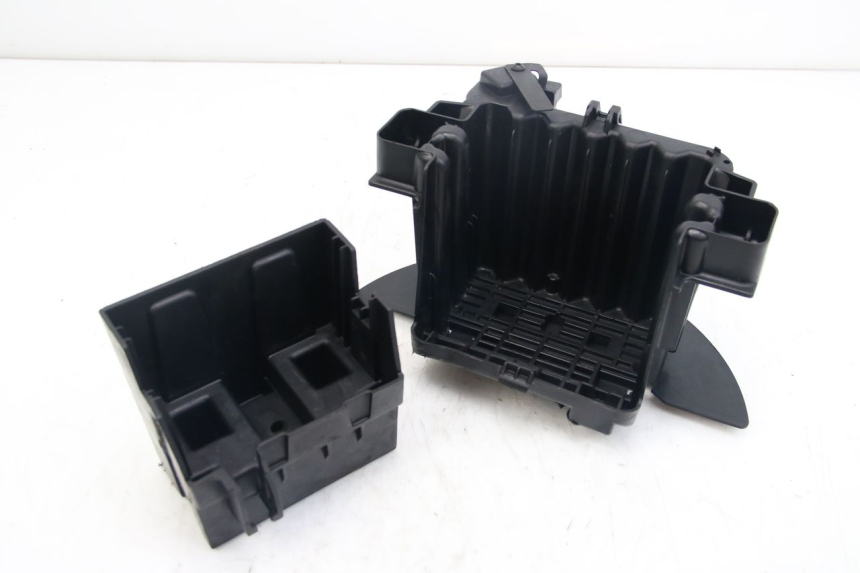 photo de POJEMNIK NA AKUMULATOR PEUGEOT CITYSTAR 50 (2013 - 2017) - Widok główny