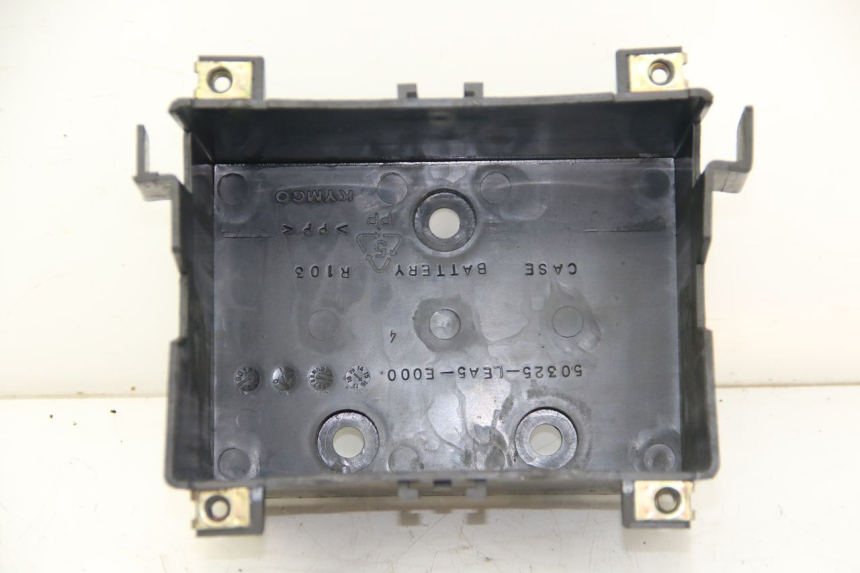 photo de POJEMNIK NA AKUMULATOR KYMCO DOWNTOWN ABS 125 (2015 - 2017) - Widok ogólny