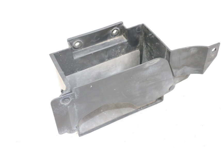 photo de POJEMNIK NA AKUMULATOR YAMAHA FJR ABS 1300 (2006 - 2012) - Zbliżenie techniczne