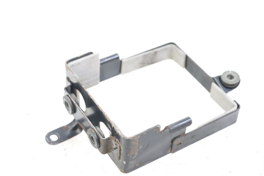 photo de POJEMNIK NA AKUMULATOR SUZUKI GZ MARAUDER 125 (1998 - 2004) - Zoom stanu zużycia