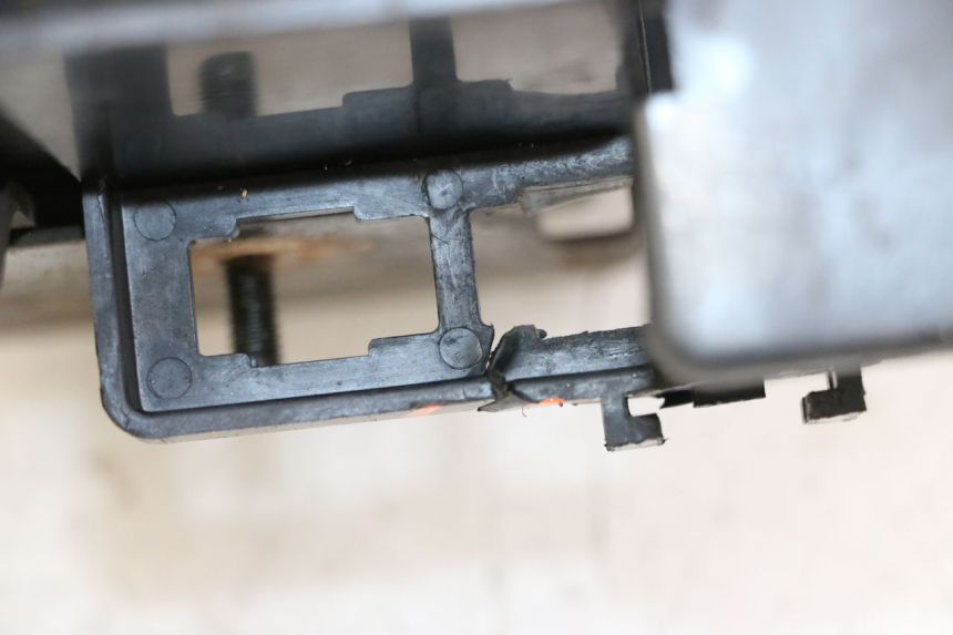 photo de POJEMNIK NA AKUMULATOR HONDA VT C2 SHADOW 750 (1997 - 2001) - Szczegół części