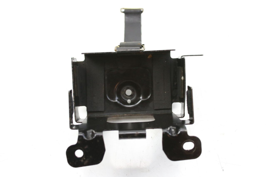 photo de POJEMNIK NA AKUMULATOR SYM HUSKY 125 (1999 - 2005) - Zbliżenie techniczne