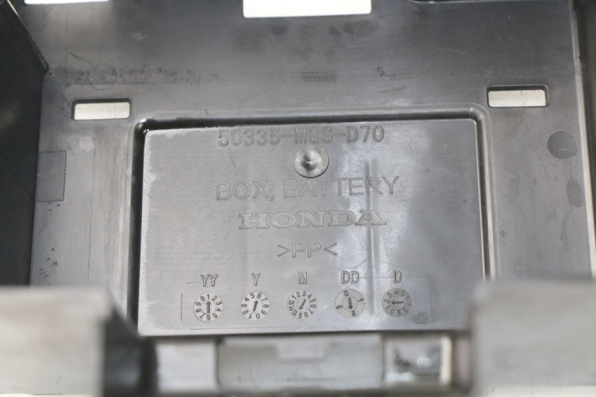 photo de POJEMNIK NA AKUMULATOR HONDA INTEGRA NC D 750 (2016 - 2018) - Widok ogólny